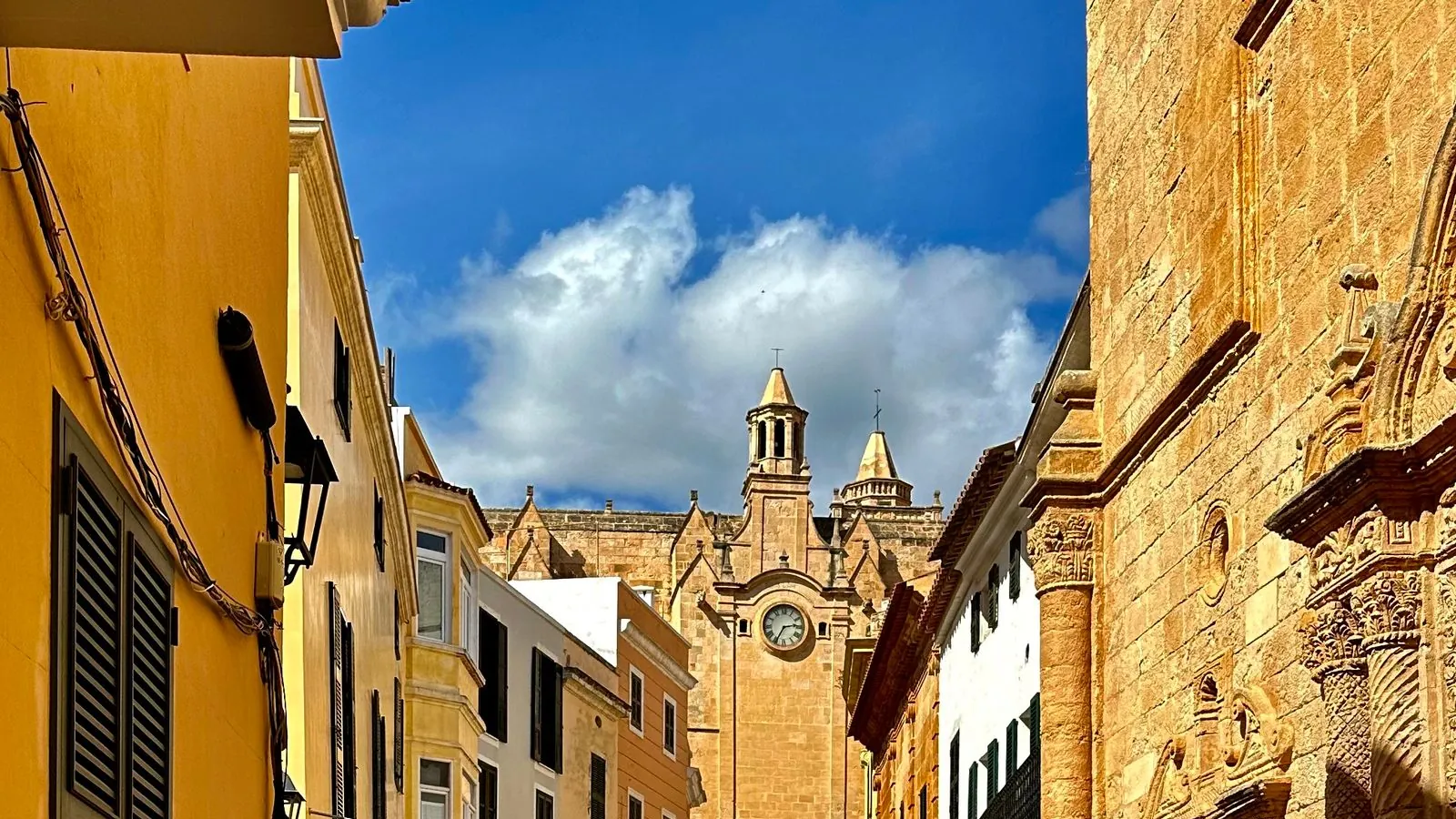 Casco histórico de Ciutadella de Menorca al atardecer